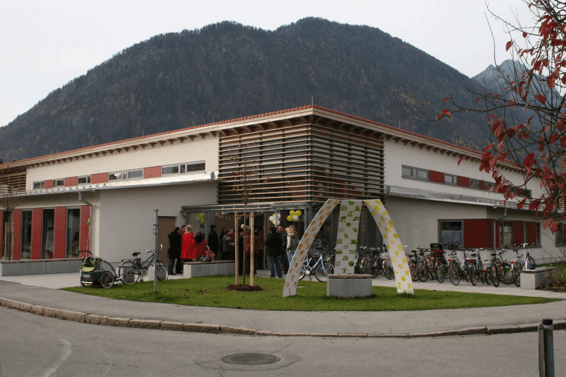 Außenaufnahme des Kindergarten Maria Geburt in Piding
