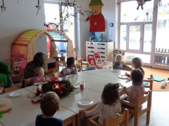Brotzeit im Gruppenraum